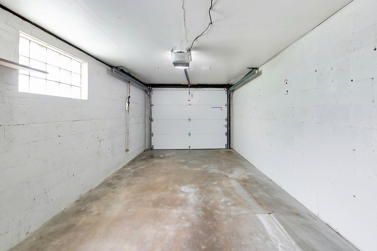 1115 Pfingsten Road Property Photo 18