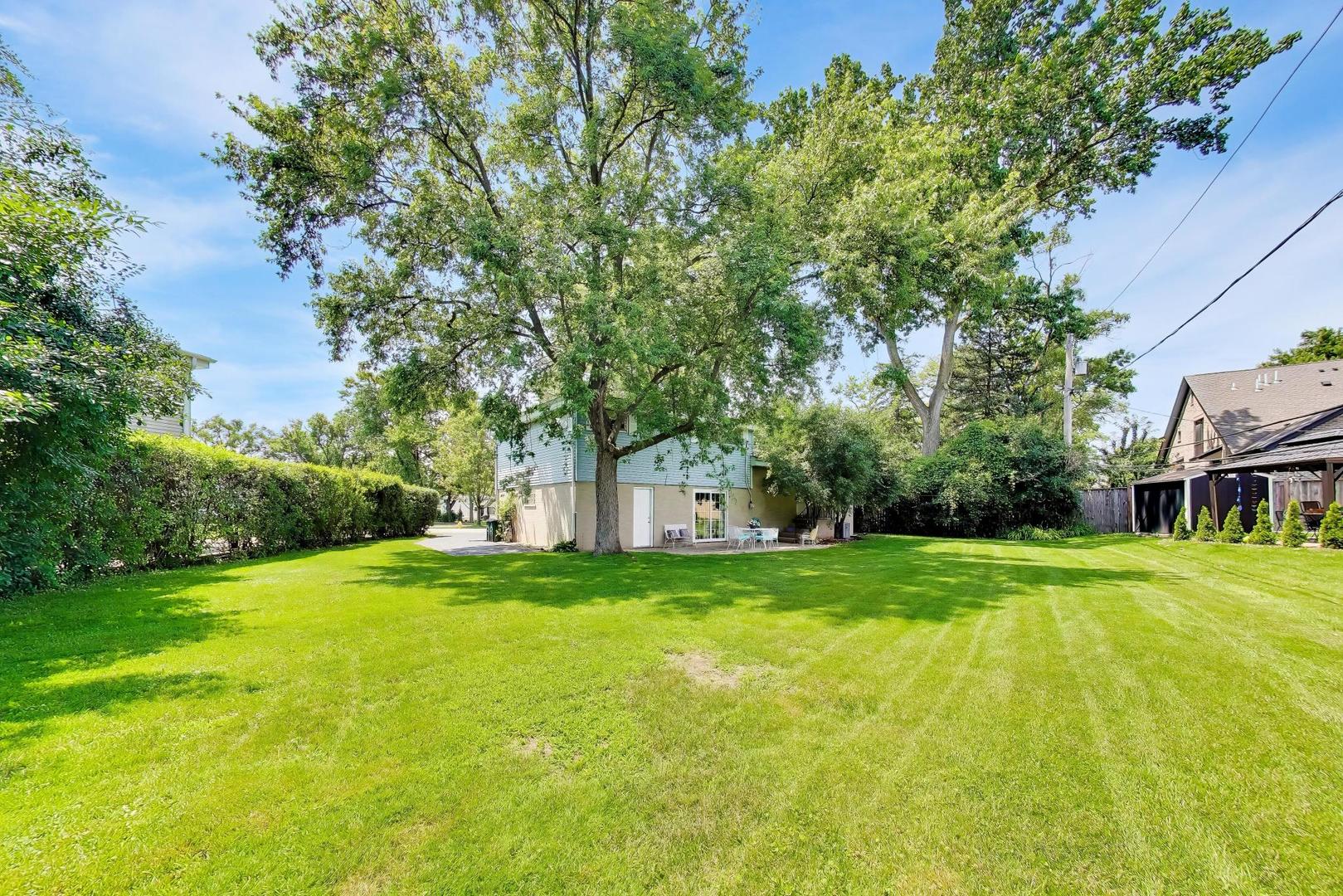 1115 Pfingsten Road Property Photo 21