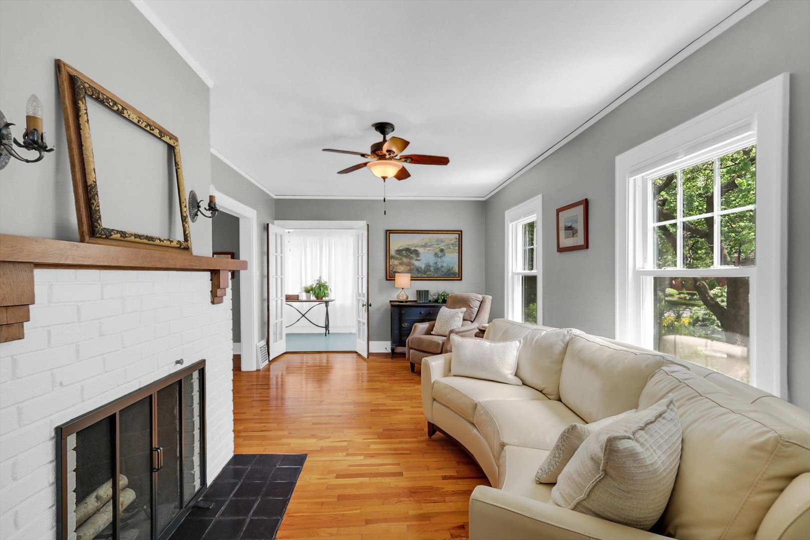 1104 W Green Street Property Photo 6