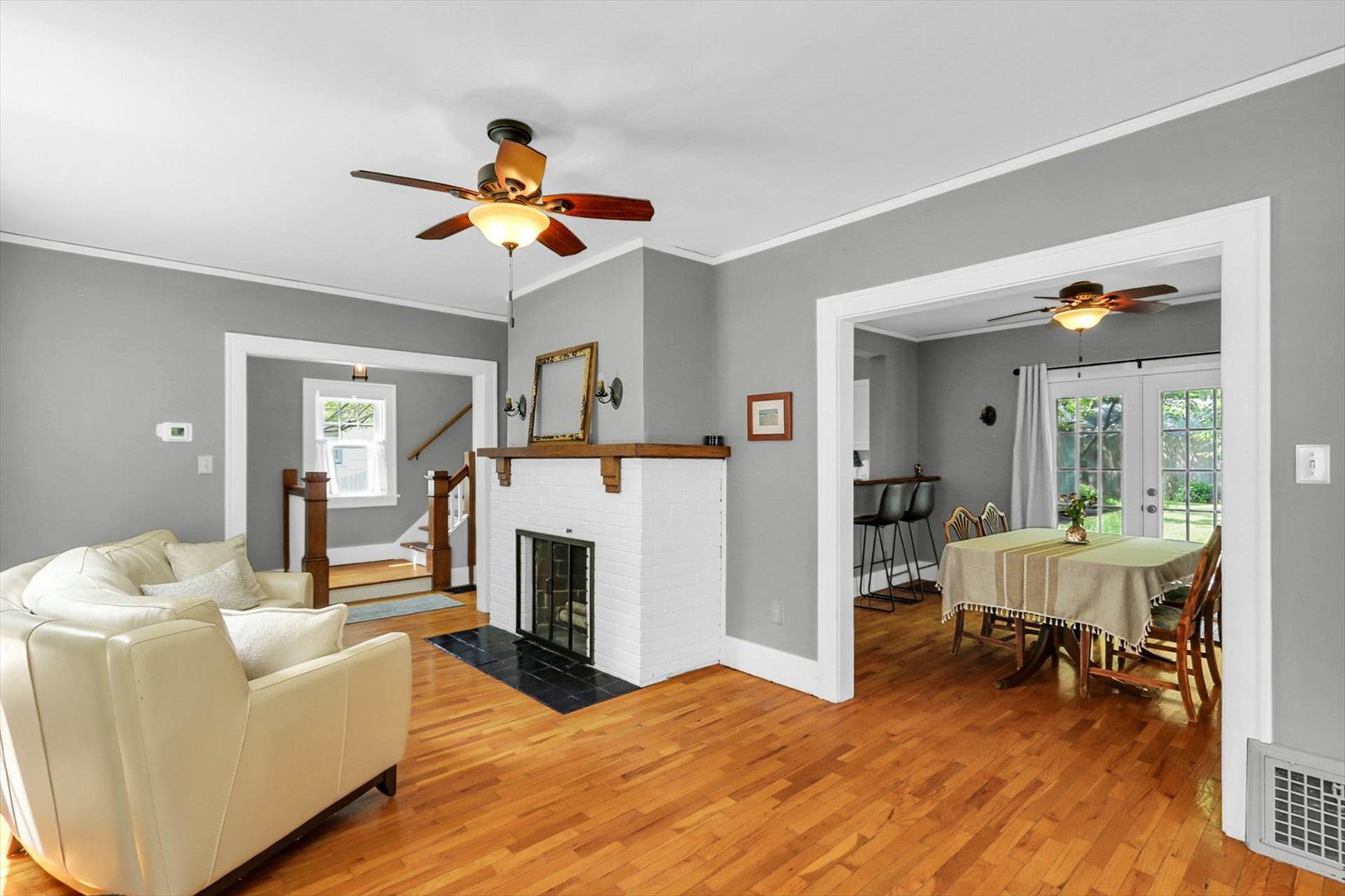 1104 W Green Street Property Photo 8