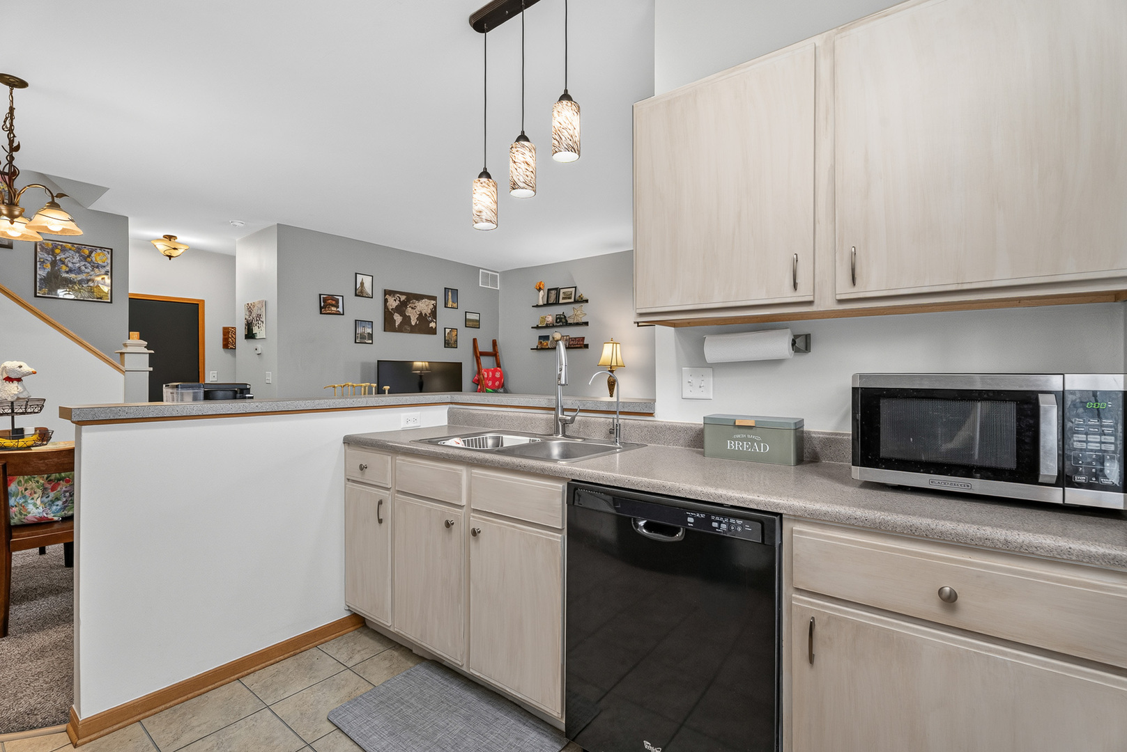 83 Strawflower Court Property Photo 2