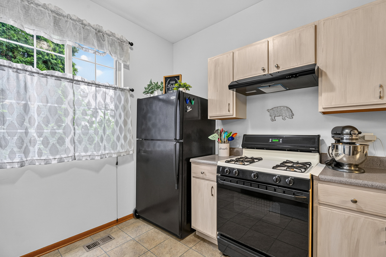 83 Strawflower Court Property Photo 4