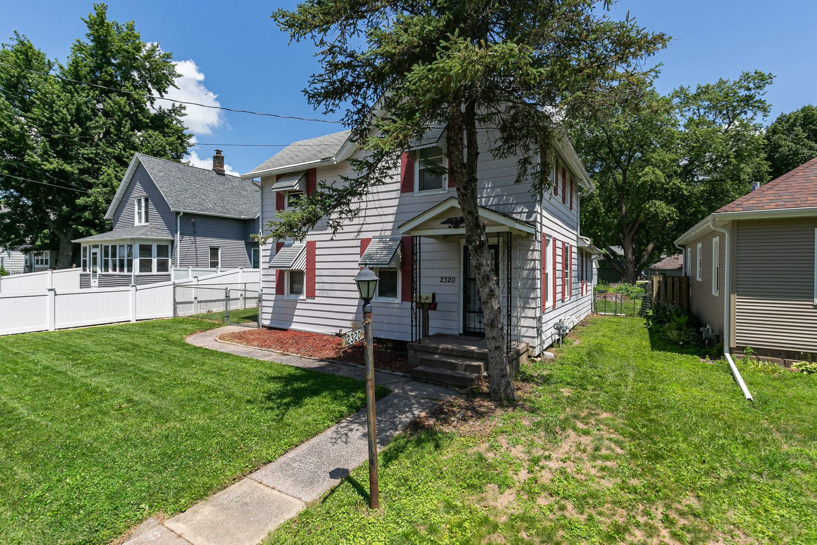 2320 18th Street A Property Photo 3
