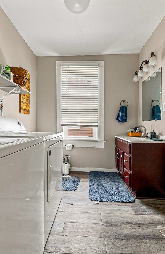 2320 18th Street A Property Photo 13