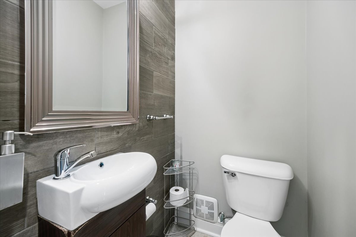 847 N Cuyler Avenue Property Photo 8