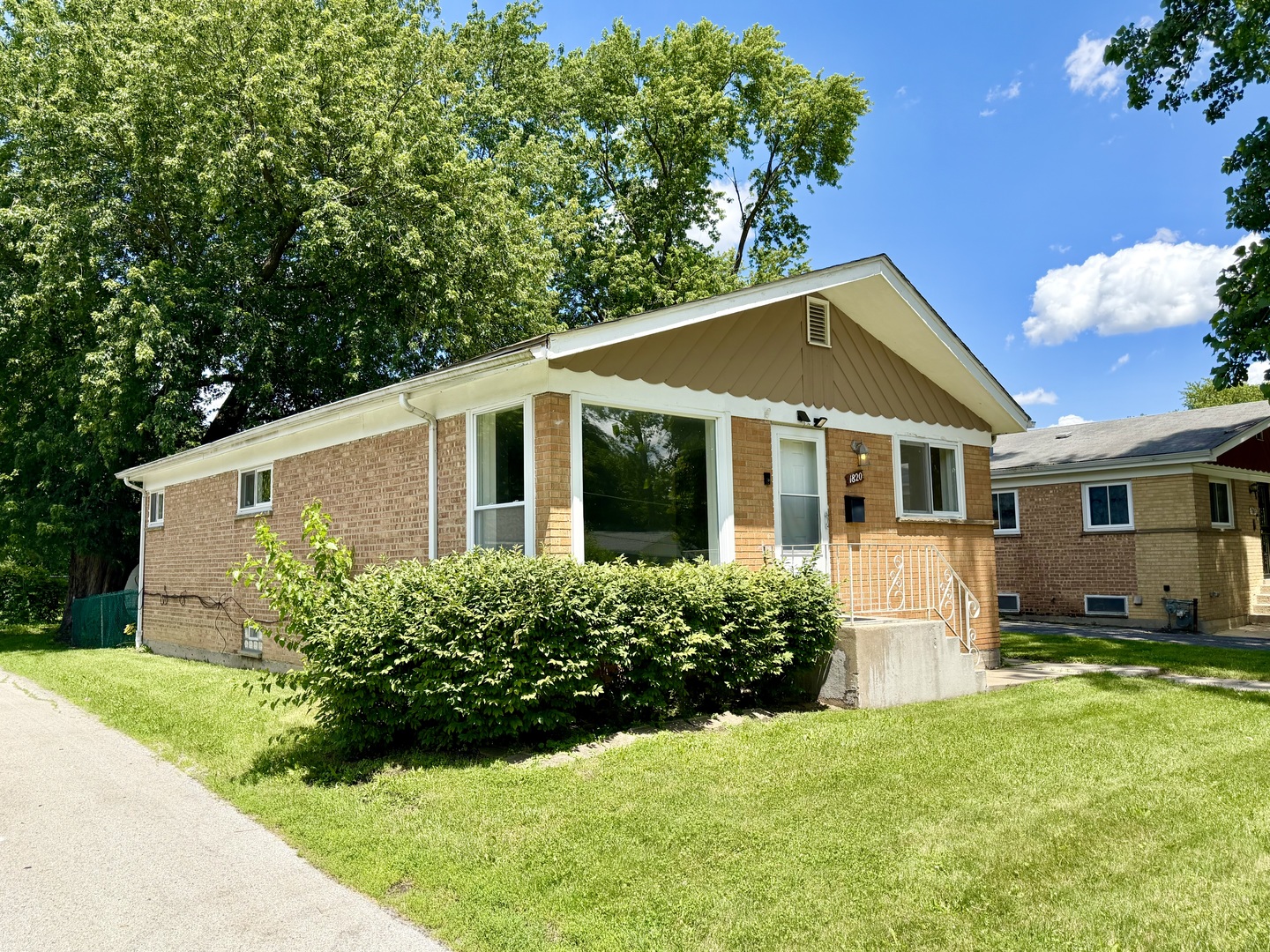 1820 169th Street Property Photo 3