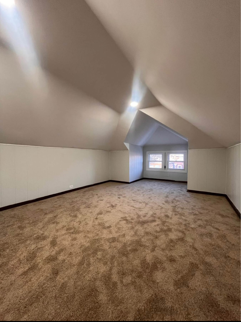 6606 S Richmond Street Property Photo 9