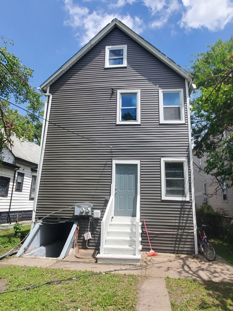 10240 S Indiana Avenue Property Photo 10