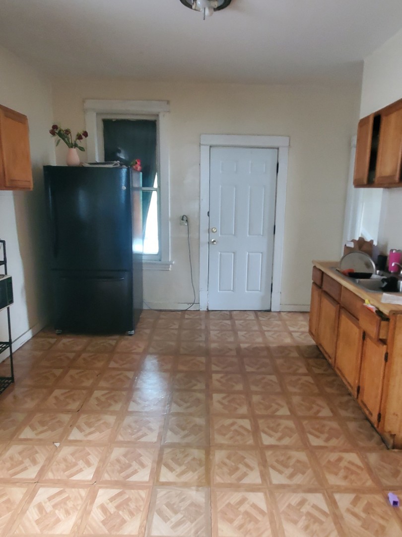 10240 S Indiana Avenue Property Photo 13