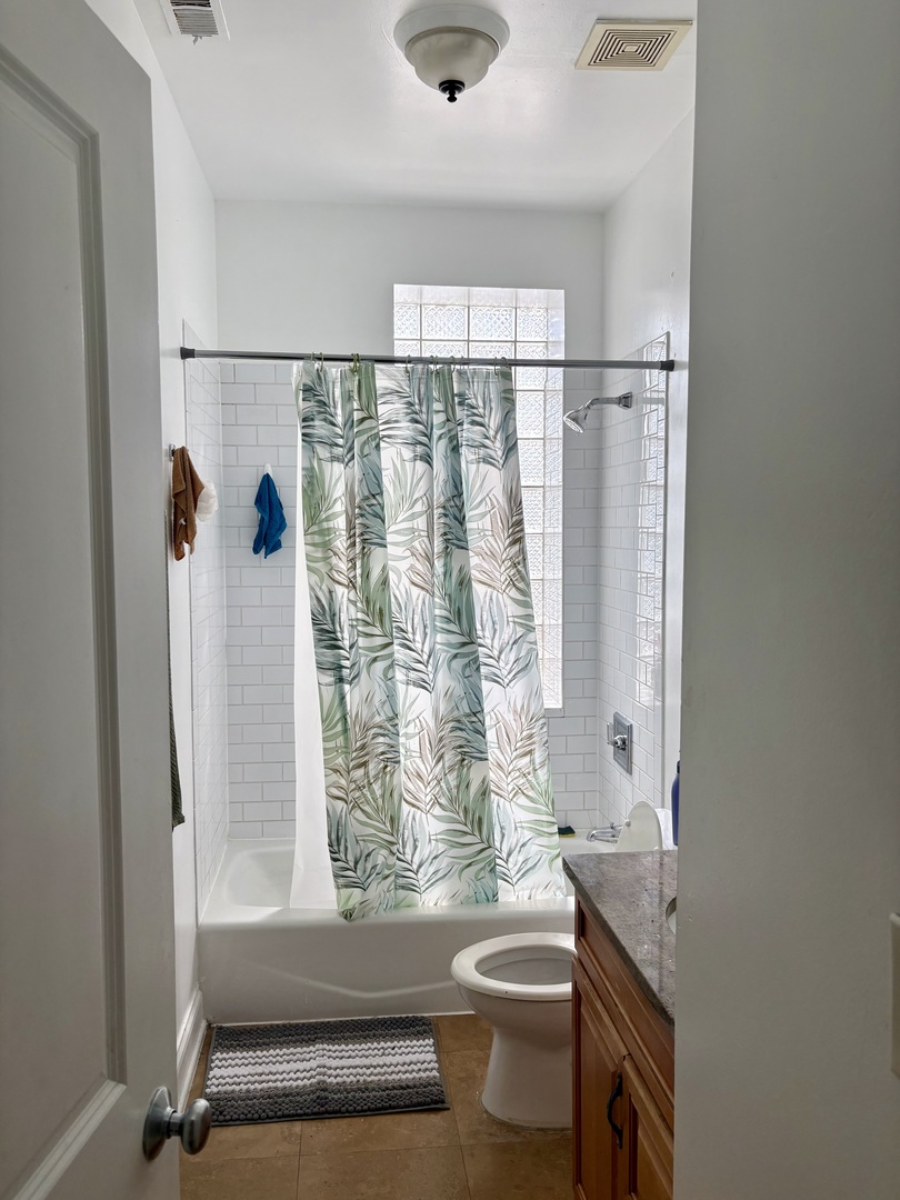 706 E 51st Street Property Photo 15