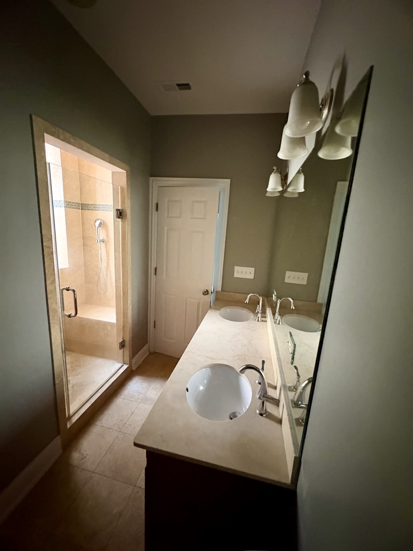 706 E 51st Street Property Photo 35