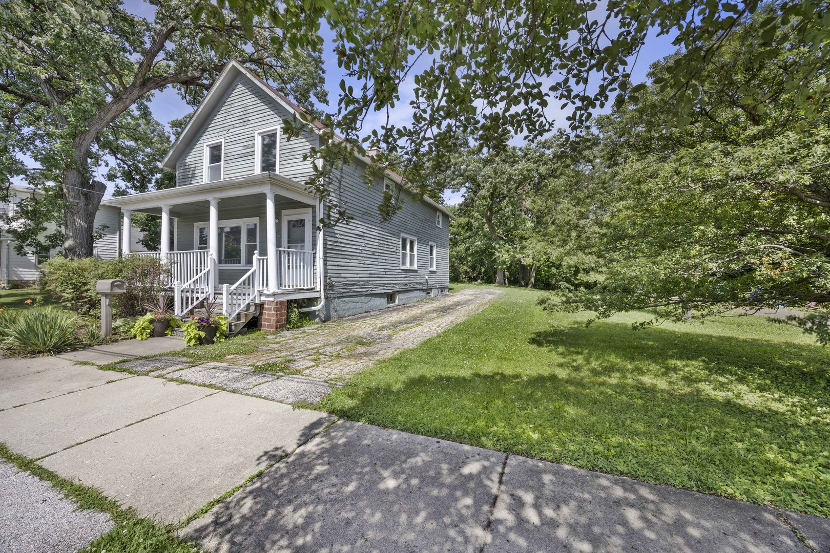 14329 S Beacon Avenue Property Photo 1