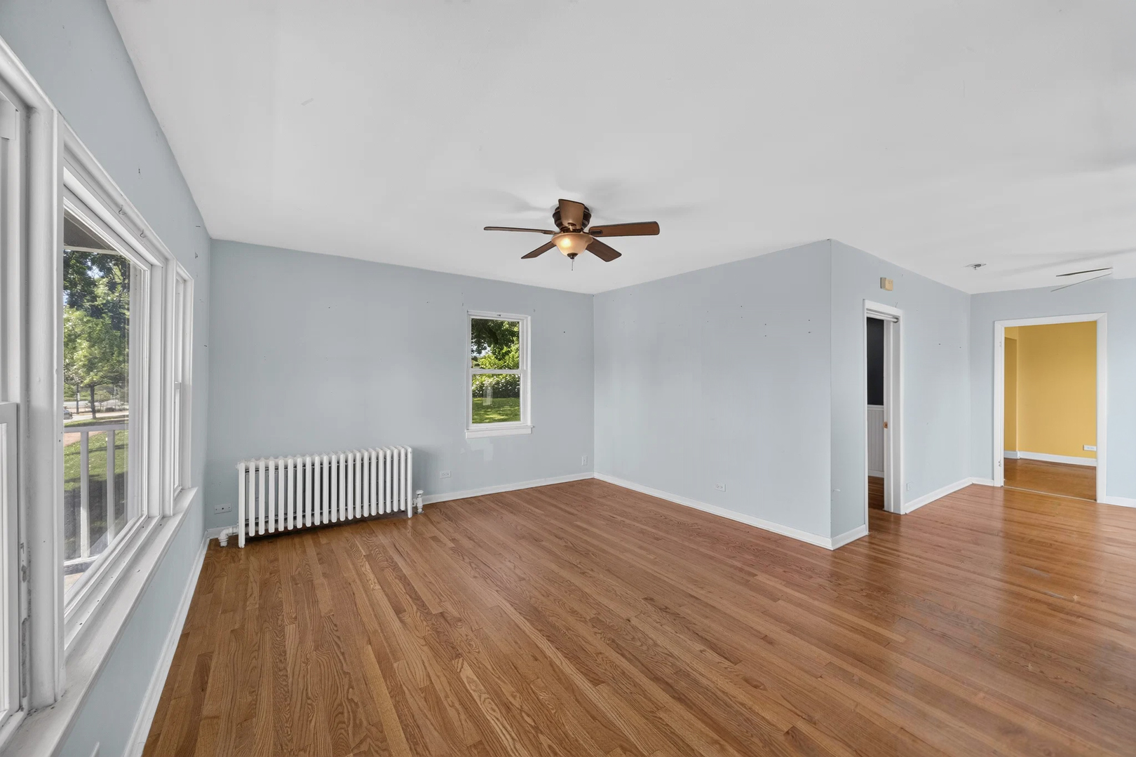14329 S Beacon Avenue Property Photo 4
