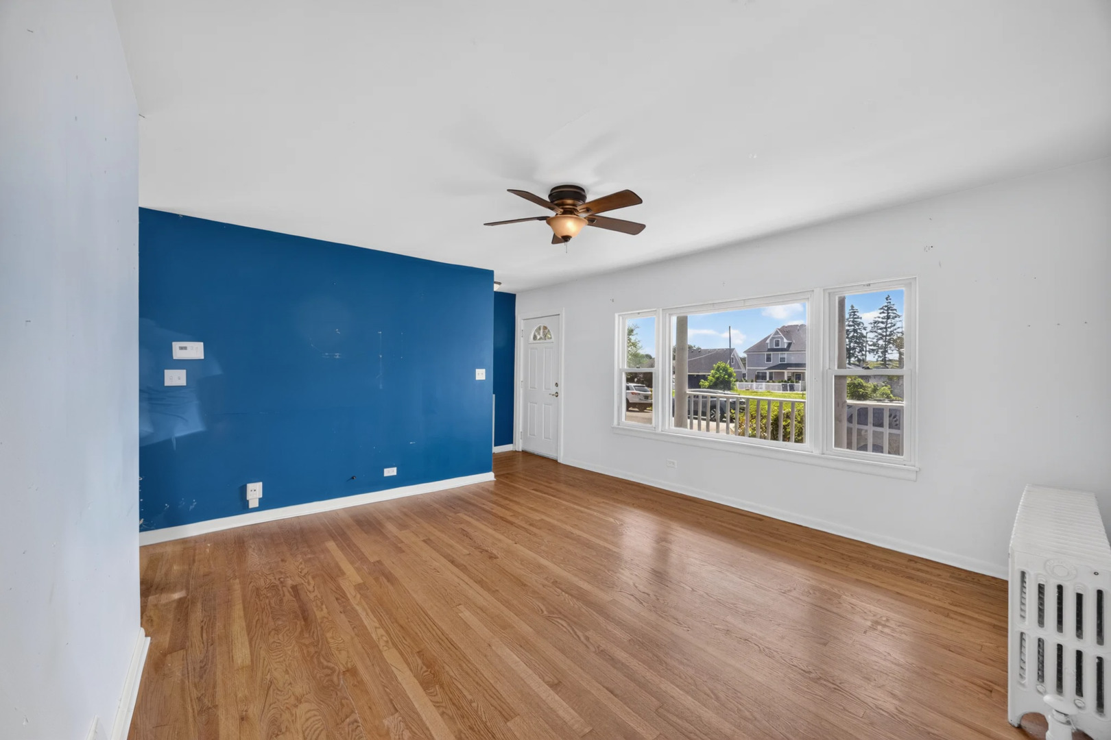 14329 S Beacon Avenue Property Photo 5