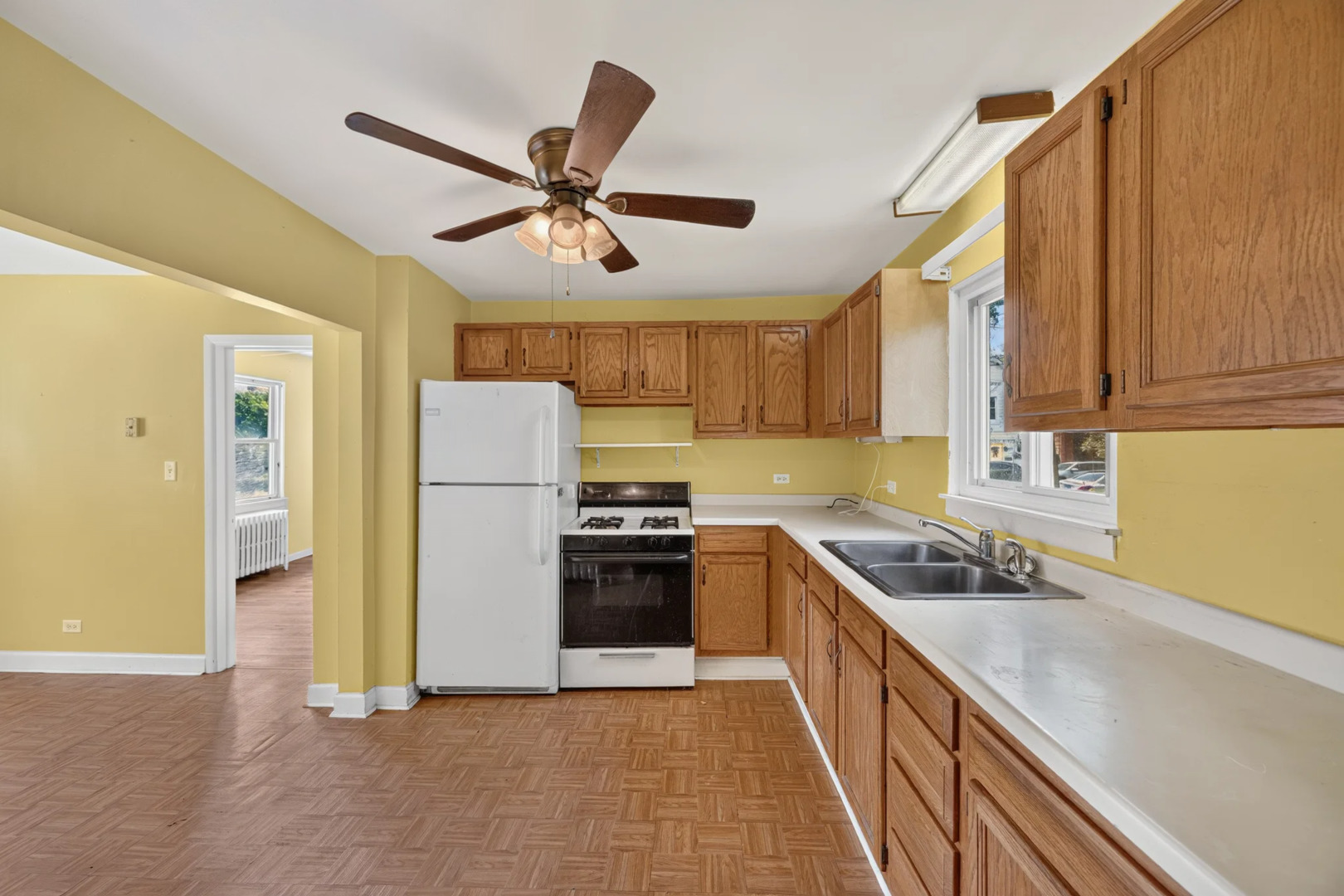 14329 S Beacon Avenue Property Photo 8