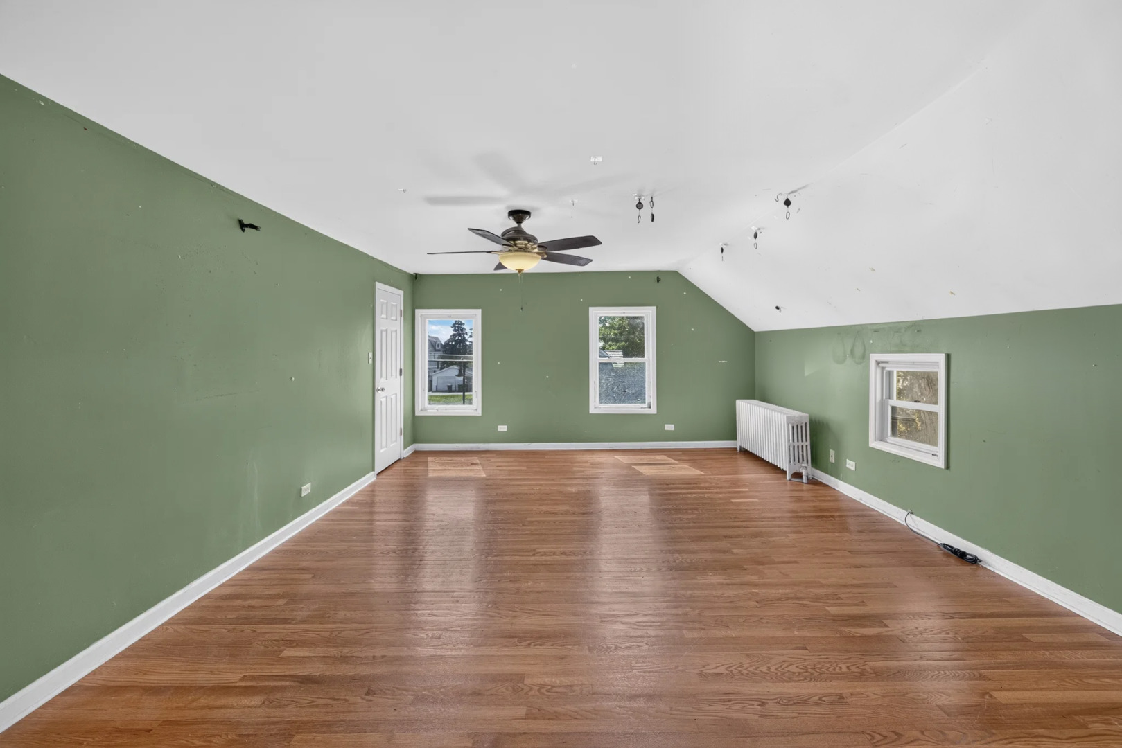 14329 S Beacon Avenue Property Photo 15