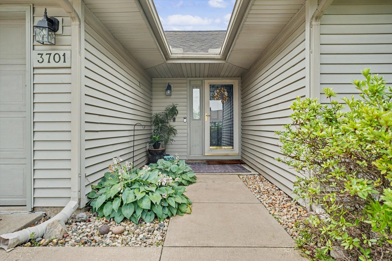 3701 Englewood Drive Property Photo 3