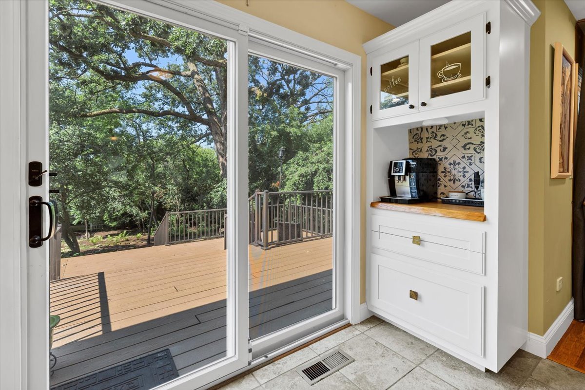 2135 Hamilton Drive Property Photo 4