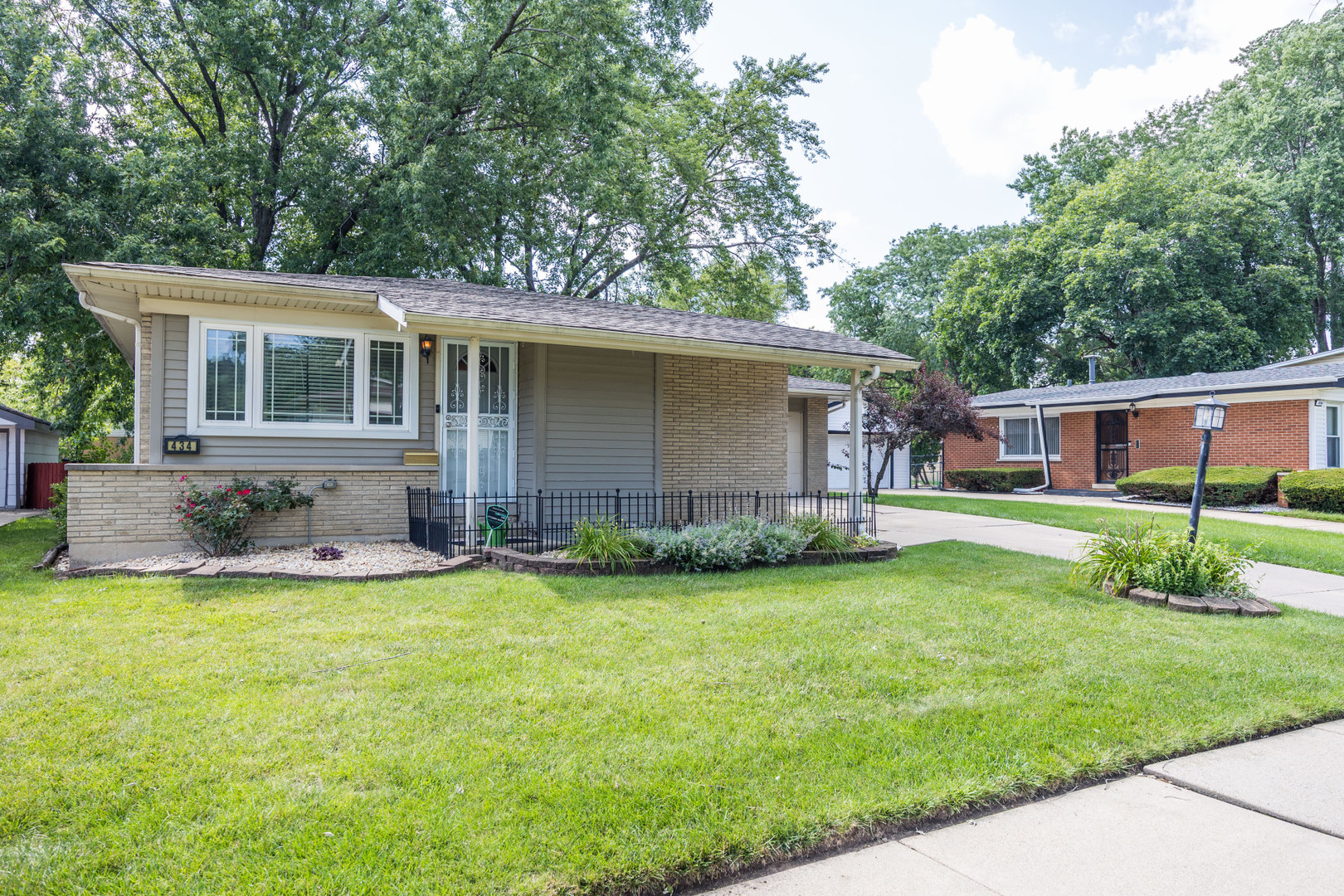 434 N Park Drive Property Photo 2