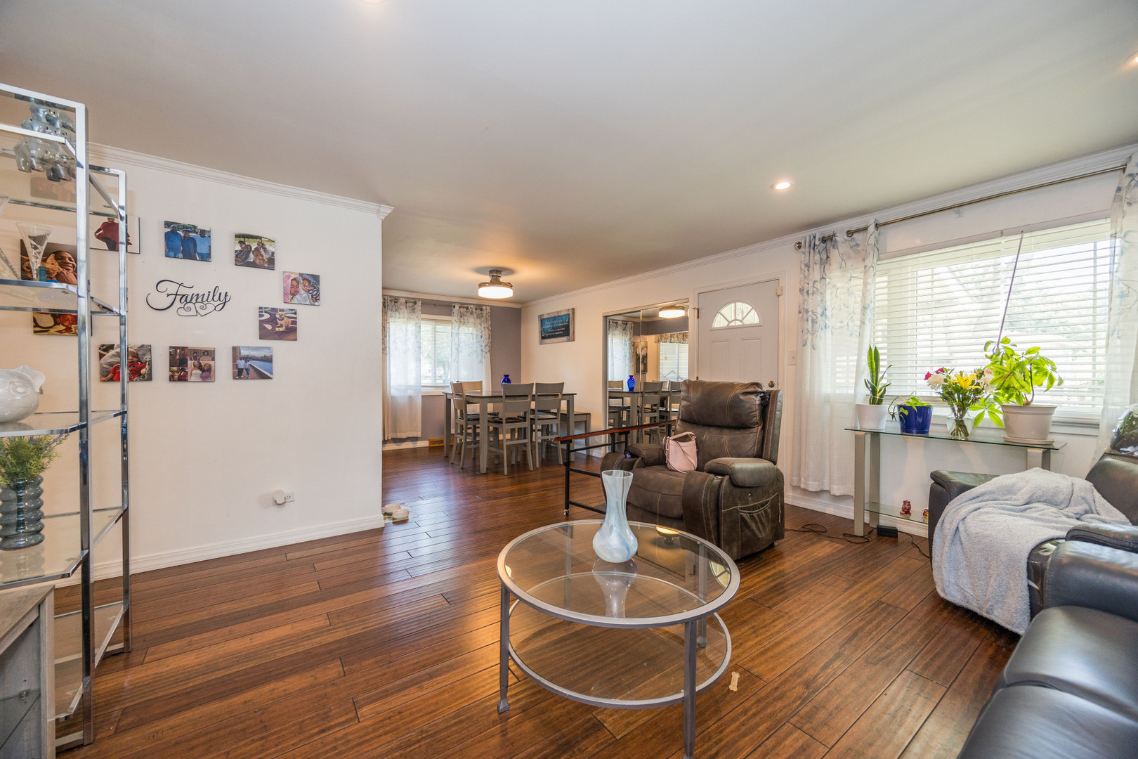 434 N Park Drive Property Photo 4