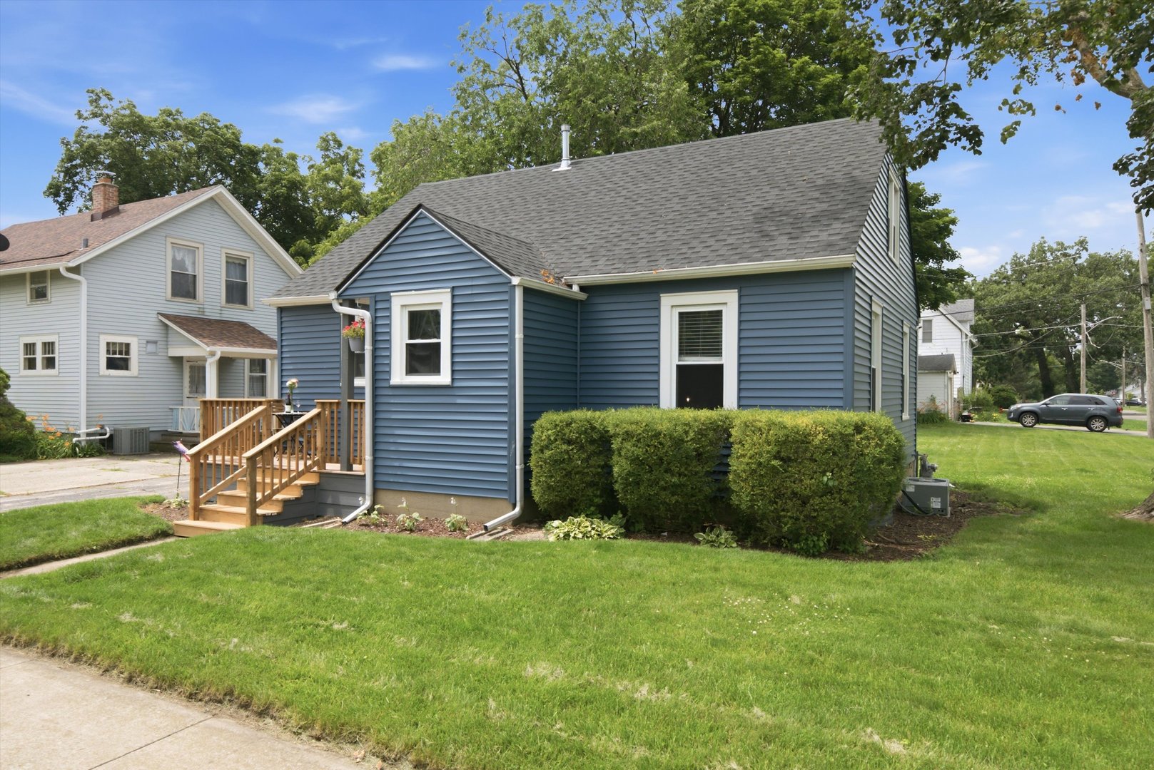 241 N Lord Avenue Property Photo 1