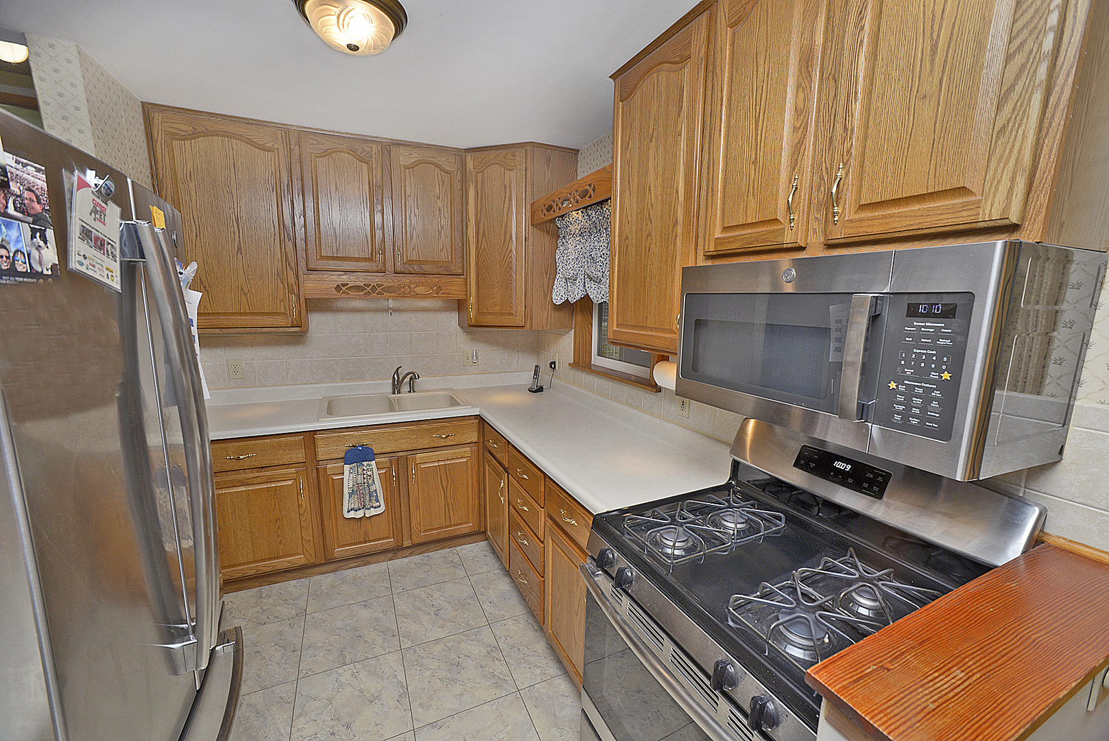 749 Fort Street Property Photo 6