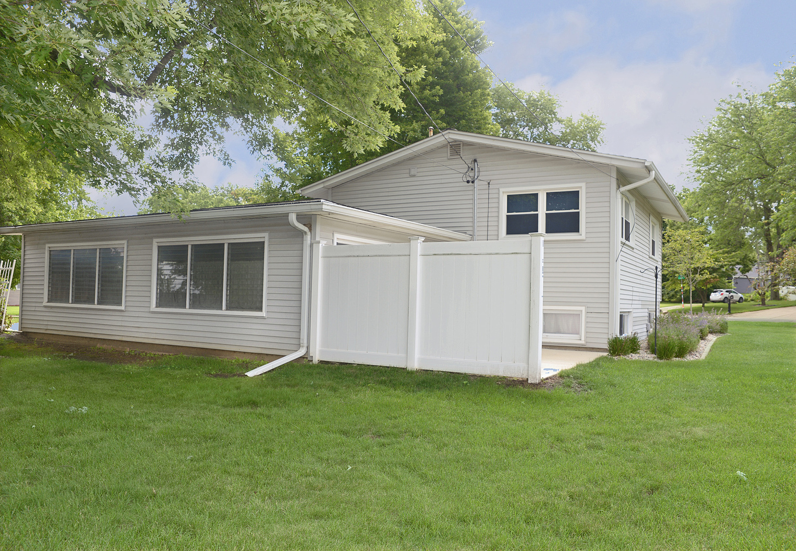 749 Fort Street Property Photo 23