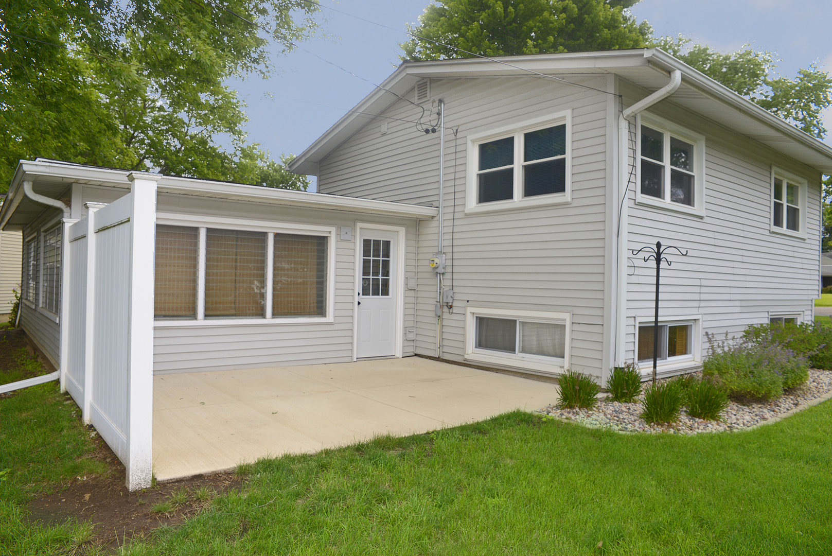 749 Fort Street Property Photo 24