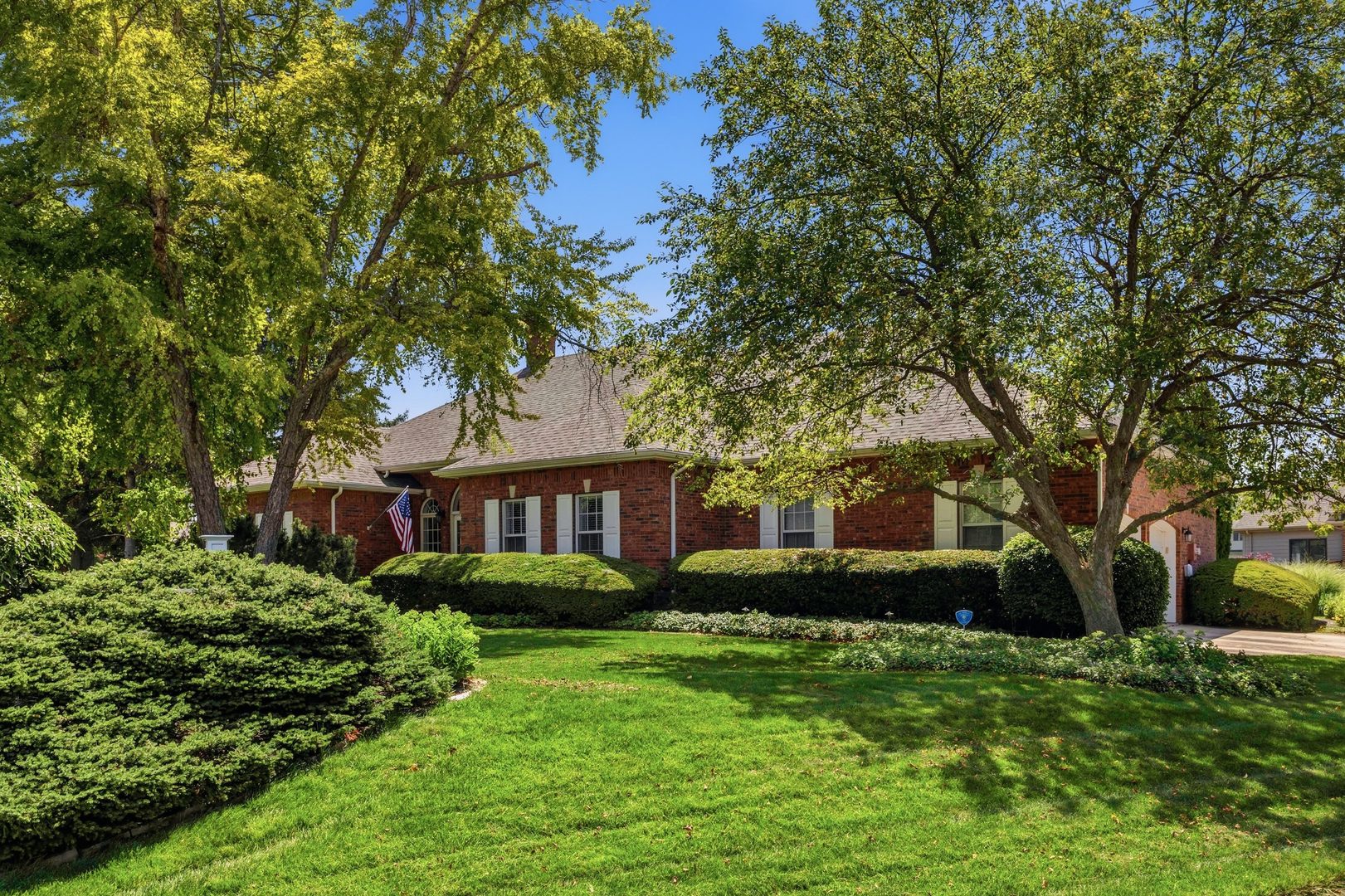 1610 Yorkshire Drive Property Photo 2