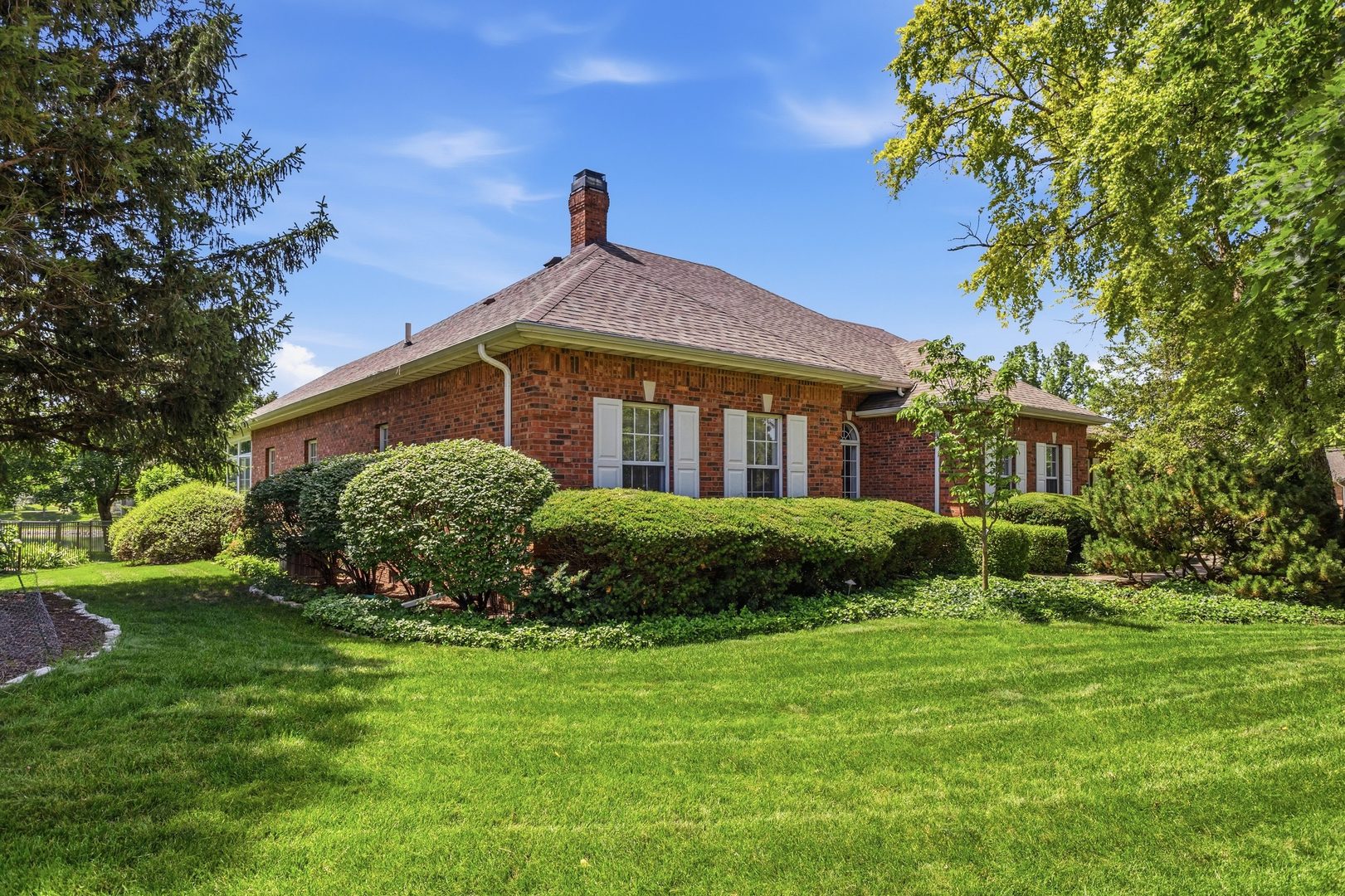 1610 Yorkshire Drive Property Photo 4