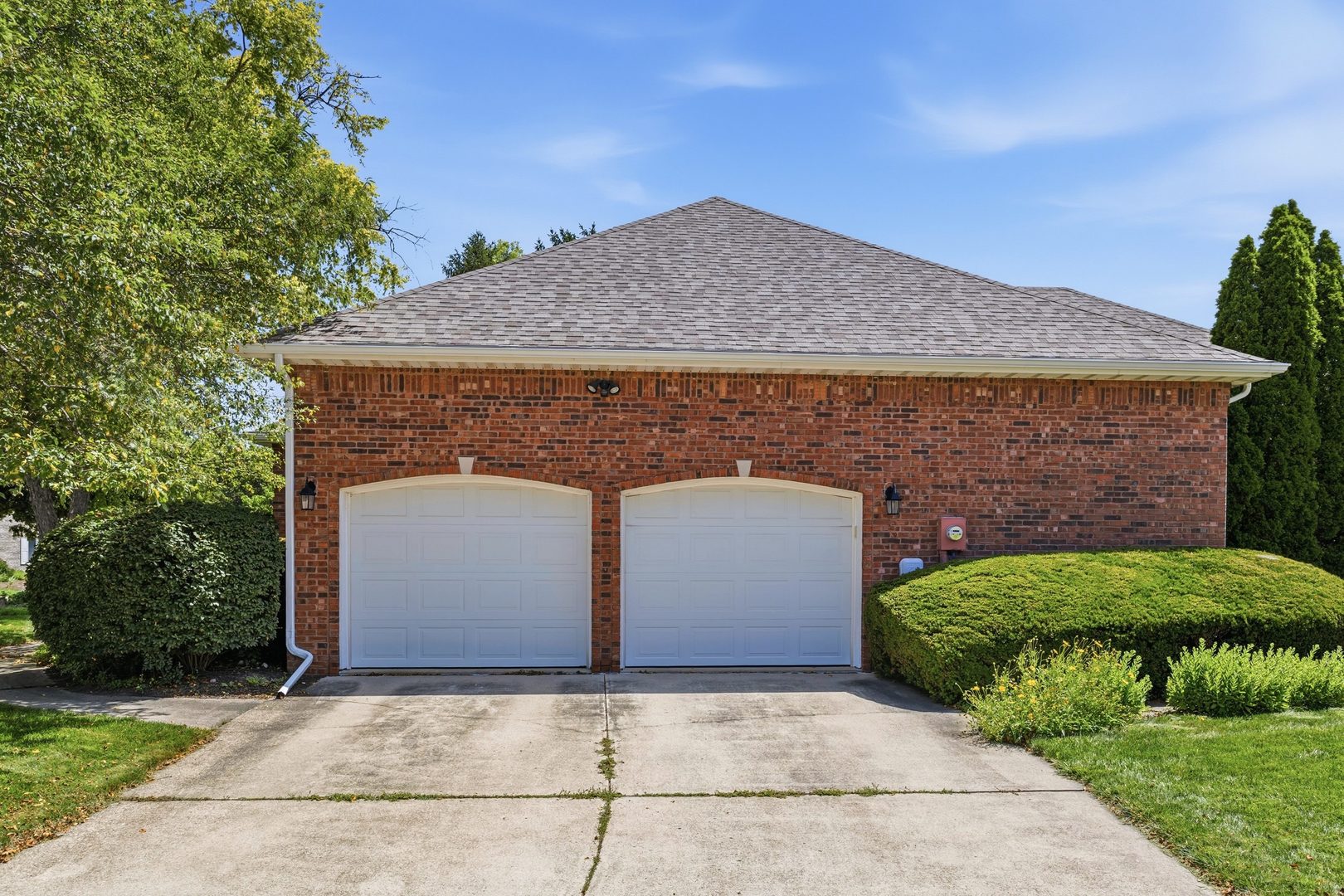 1610 Yorkshire Drive Property Photo 5
