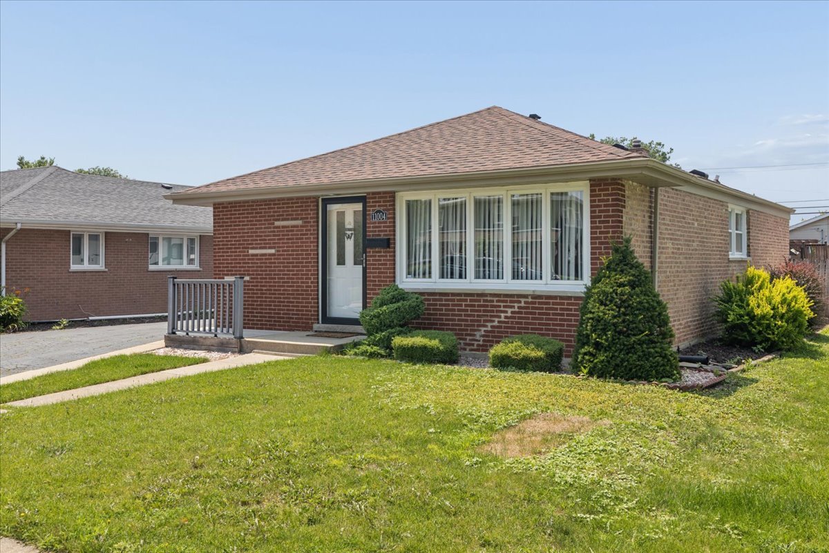 11004 Menard Avenue Property Photo 1