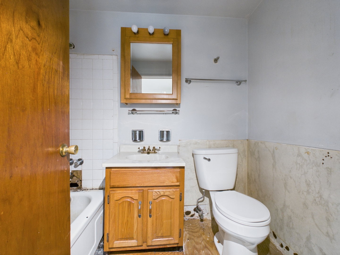 7915 S Saginaw Avenue F Property Photo 12