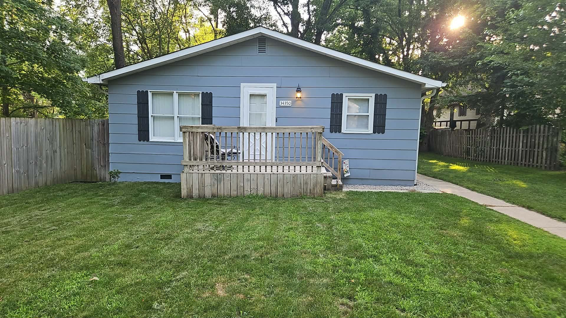 34350 S Pinegrove Avenue Property Photo 1