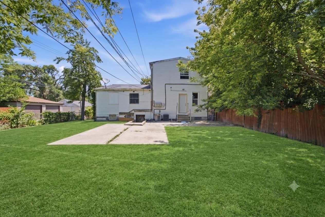 12018 S Bishop Street Property Photo 3