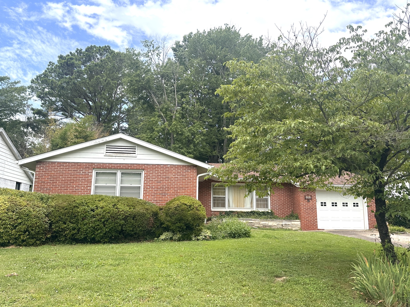 306 S Orchard Drive Property Photo 1
