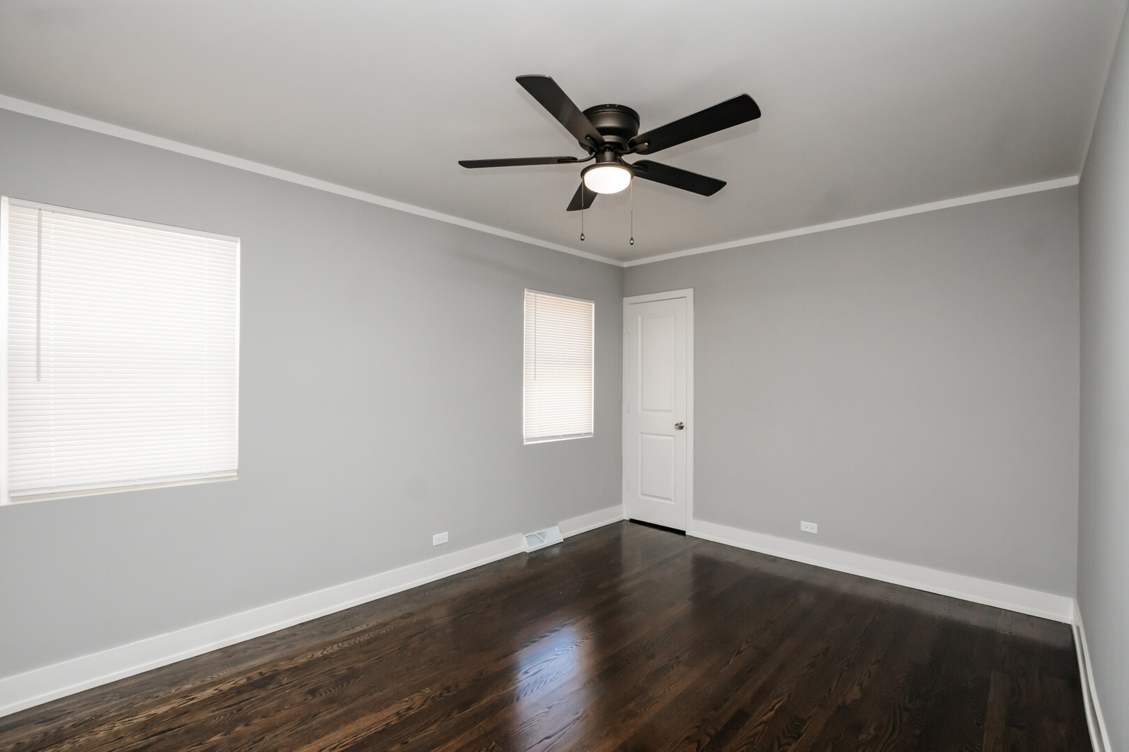 1307 E 88th Street Property Photo 4