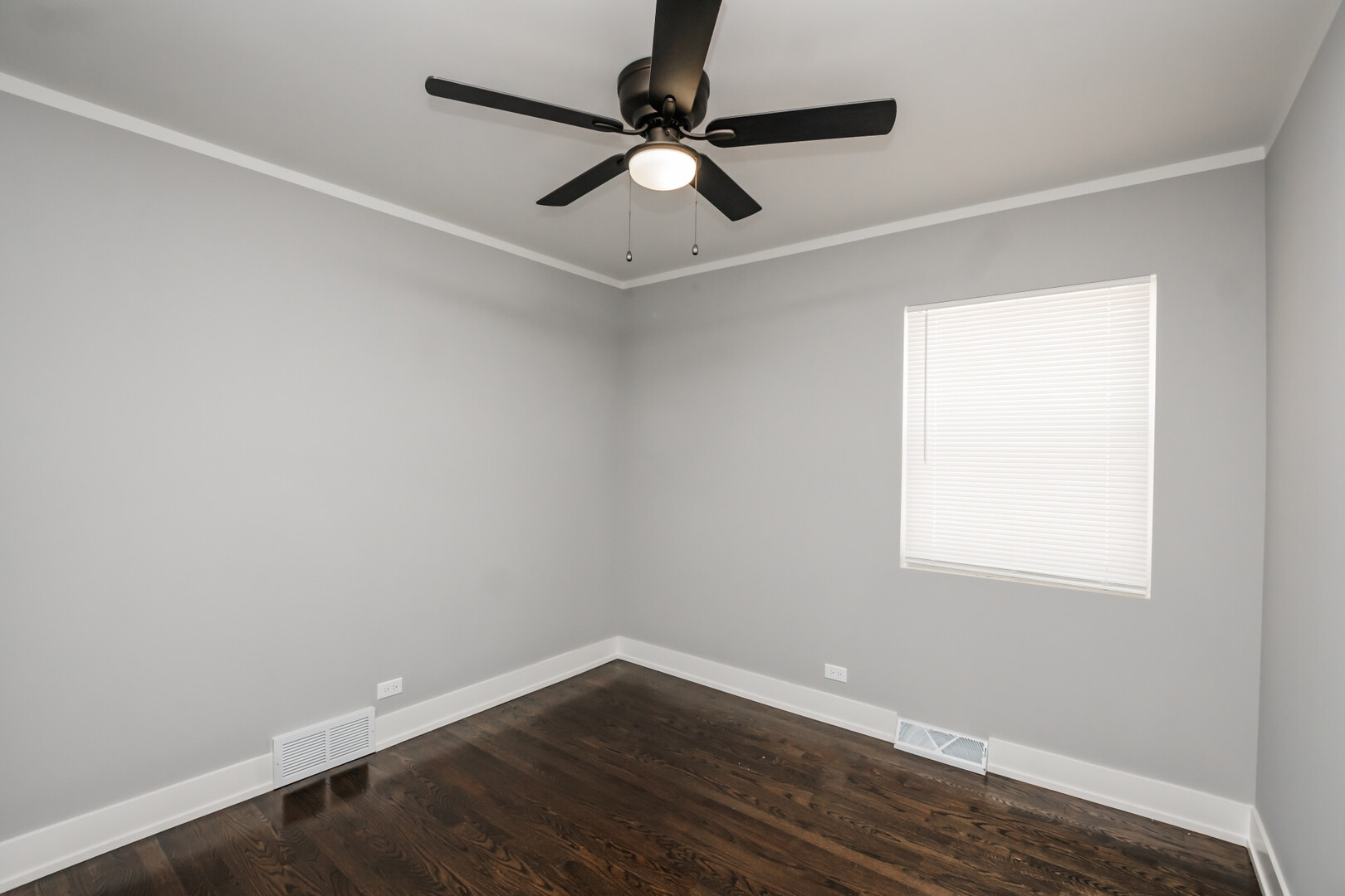 1307 E 88th Street Property Photo 8
