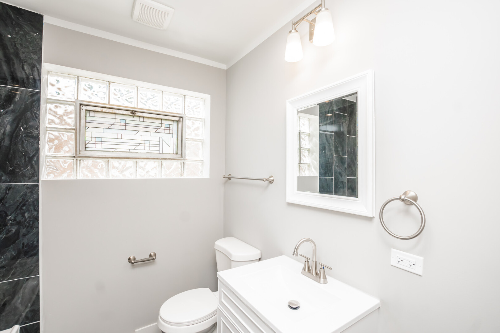 1307 E 88th Street Property Photo 9