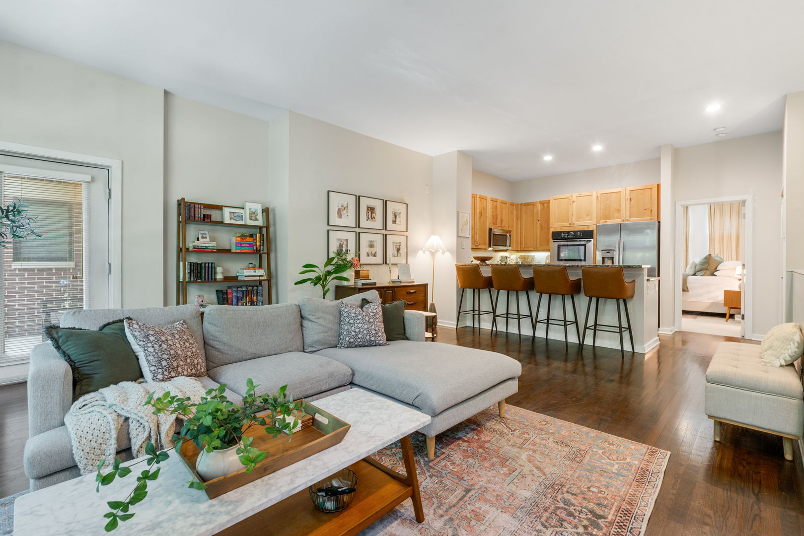 1715 W George Street Property Photo 3