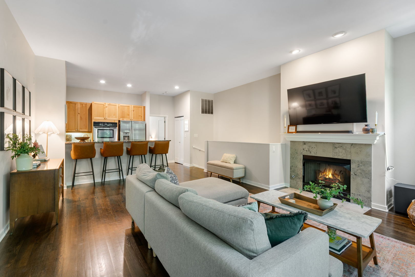1715 W George Street Property Photo 4
