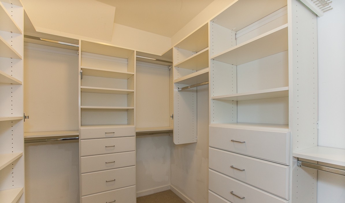 1715 W George Street Property Photo 9