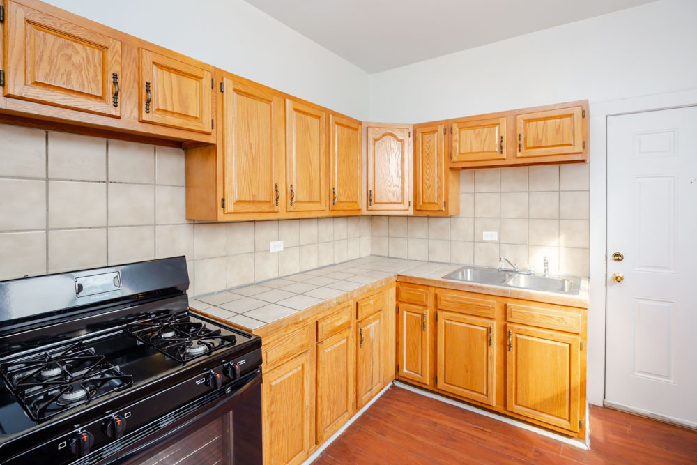 5168 S King Drive 3 Property Photo 4