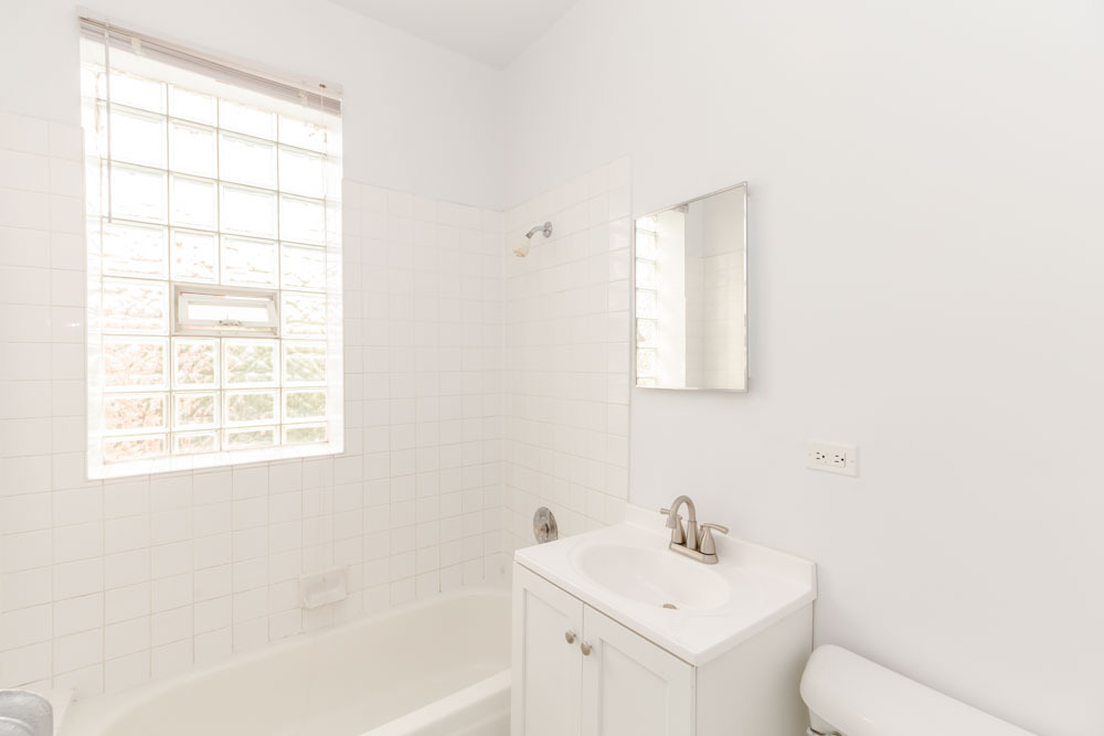 5168 S King Drive 3 Property Photo 8