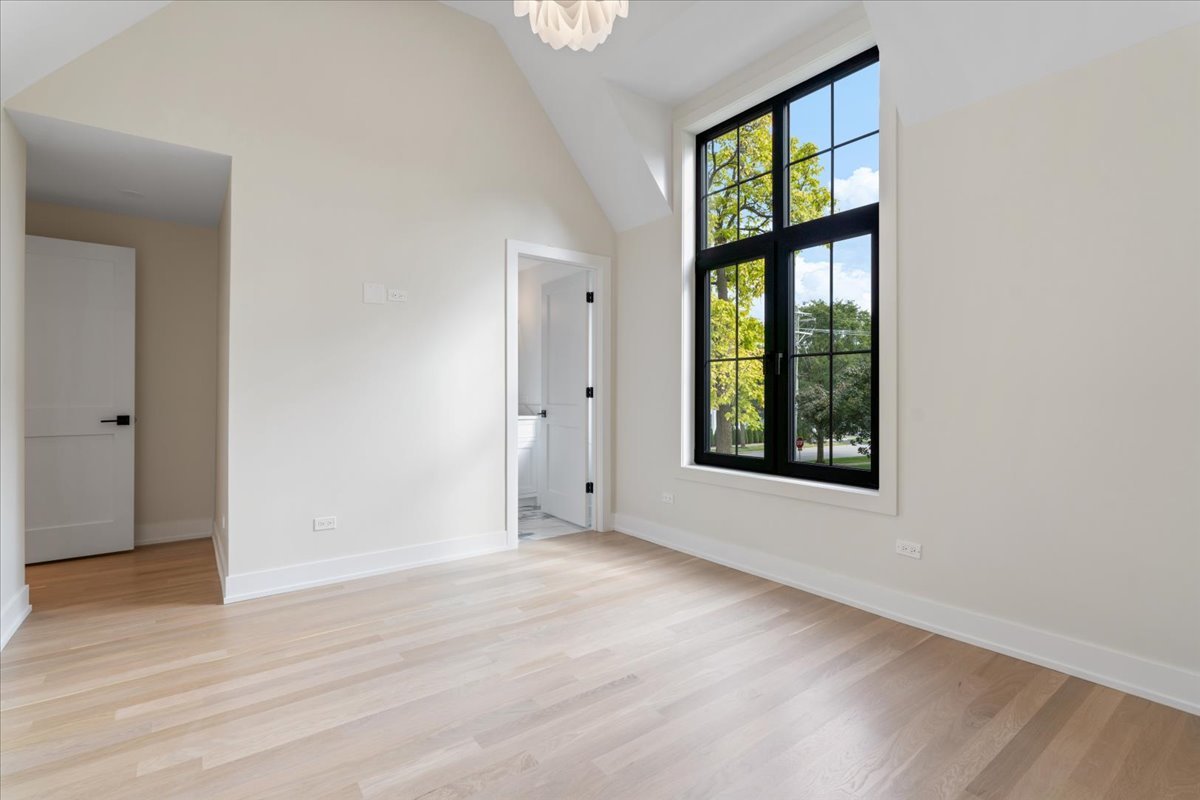 104 S Monroe Street Property Photo 31