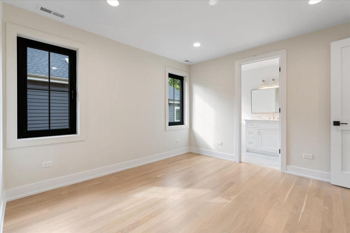 104 S Monroe Street Property Photo 33