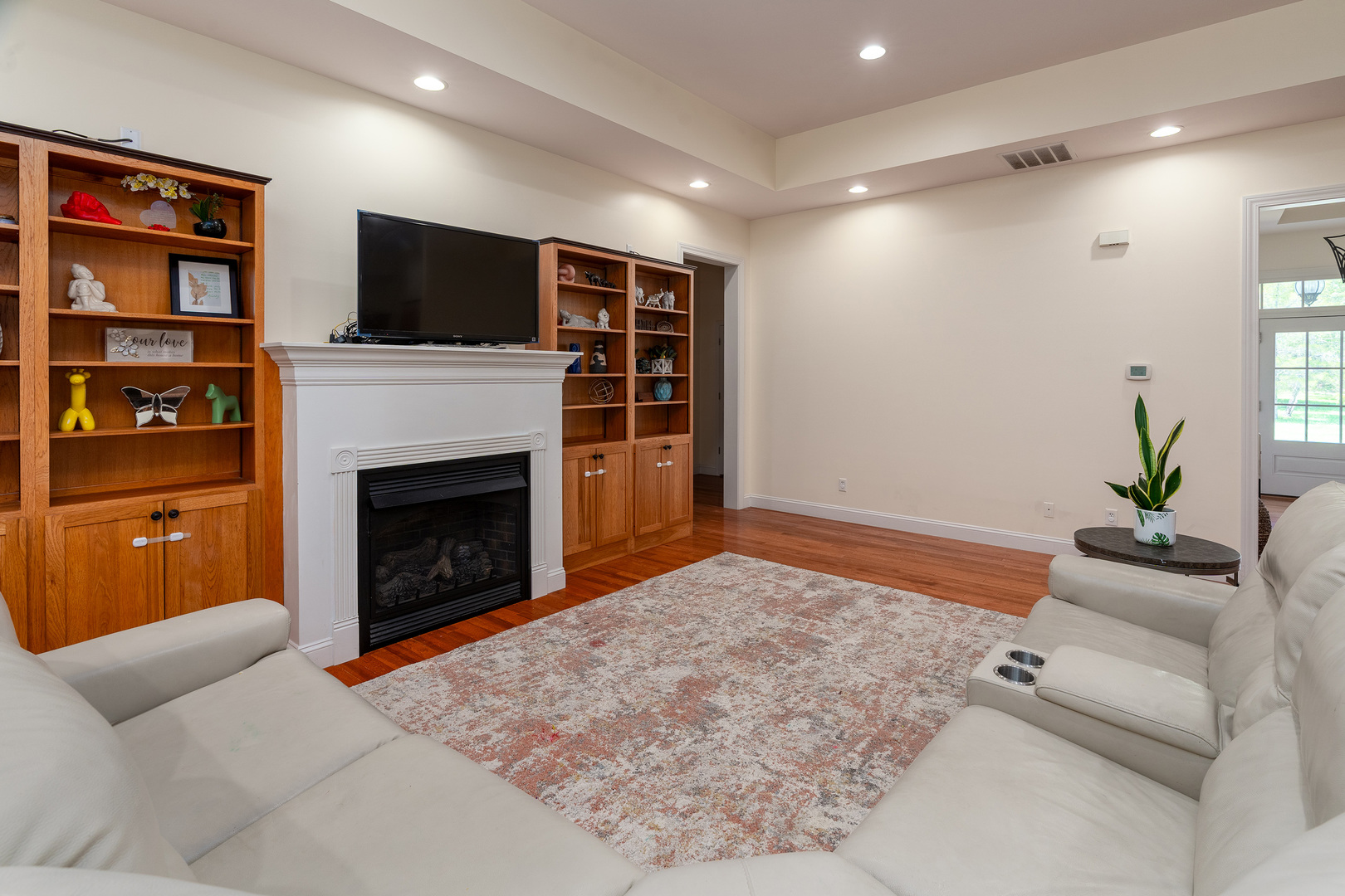 605 Deer Trail Property Photo 5