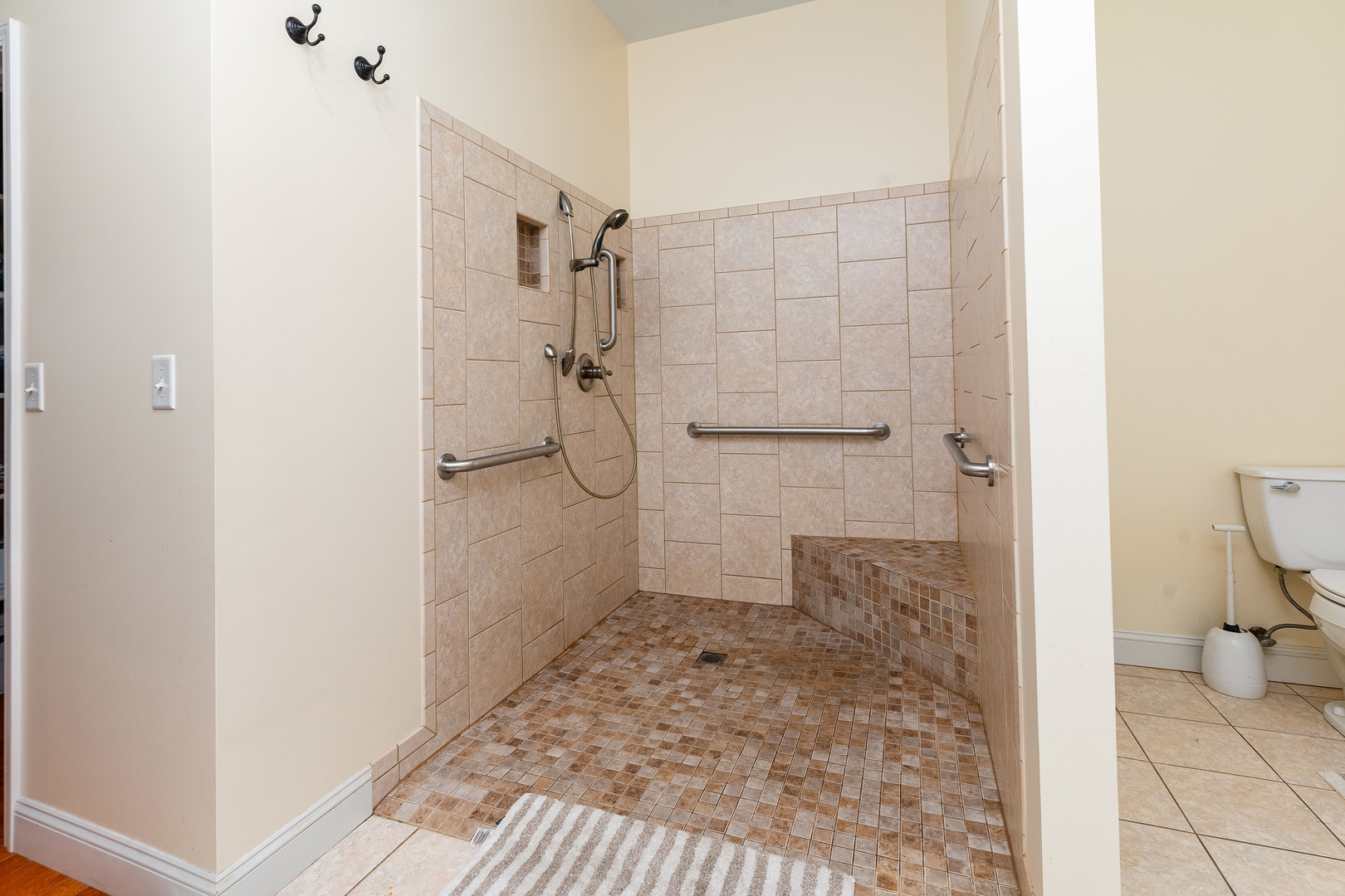 605 Deer Trail Property Photo 17
