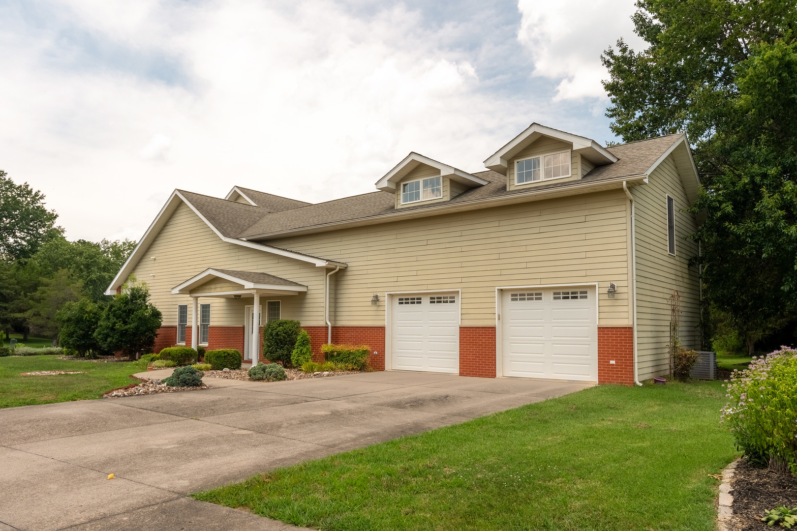 605 Deer Trail Property Photo 46