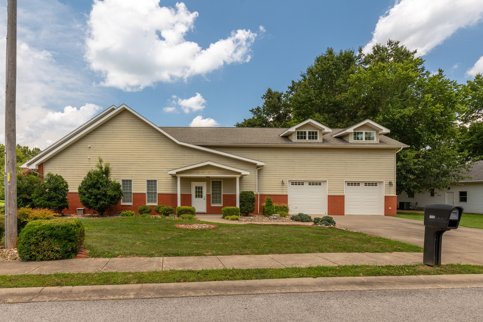 605 Deer Trail Property Photo 47